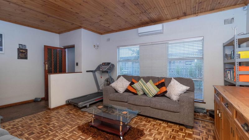 5 Bedroom Property for Sale in De Kuilen Western Cape